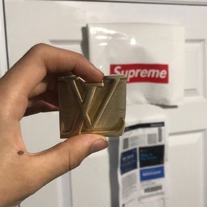 *PRICE DROP LIMITEDEDITION LV BELT BUCKLE